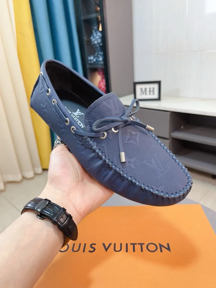 Men's men's shoes💰400🌹🌹[LV Louis Vuitton] New men's beanie shoes💝💝.. Top-grade imported cowhide embossed➕Comfortable leather lining. It is extremely skin-friendly and comfortable, feels very delicate, and the shape is very correct! Perfectly reflects the three-dimensional sense, code number: 38-44